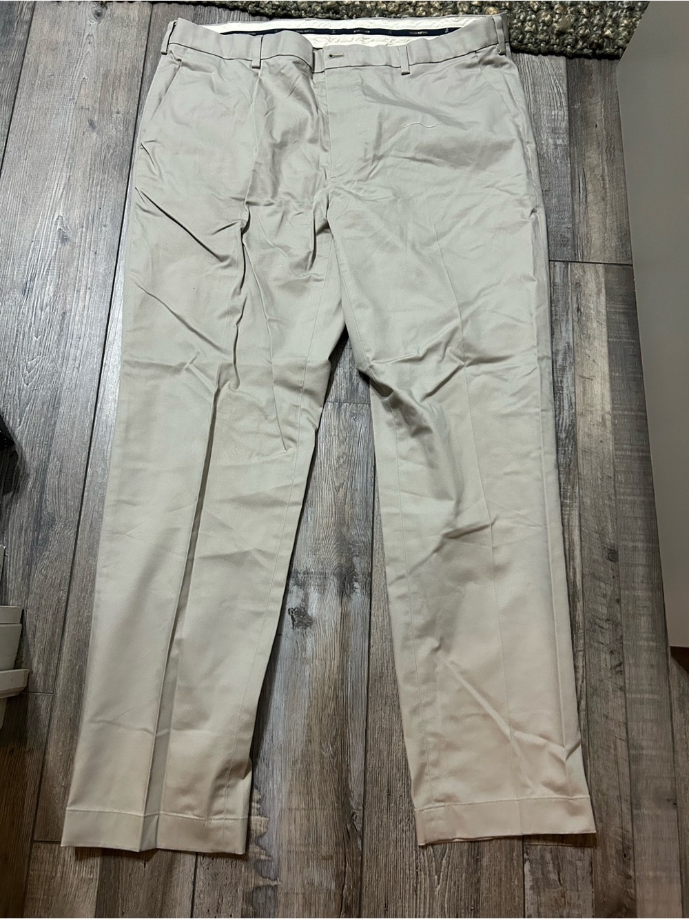 Brooks Brothers Khaki Straight-Leg Chinos - Light Tan Advantage Chino Stretch